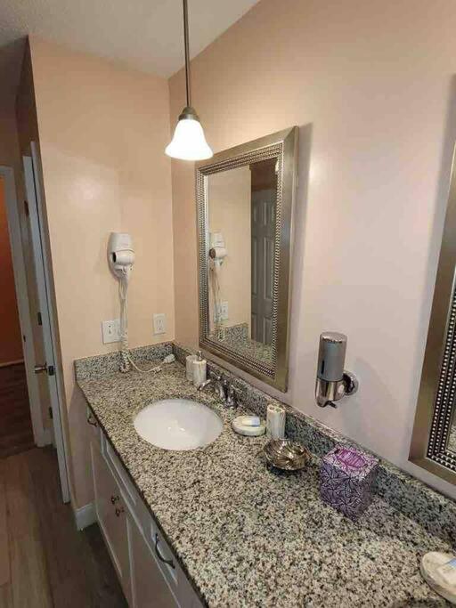 Elegant 2-Bedroom Pet-Friendly Villa W 2 Parking Spaces Hilton Head Island Buitenkant foto